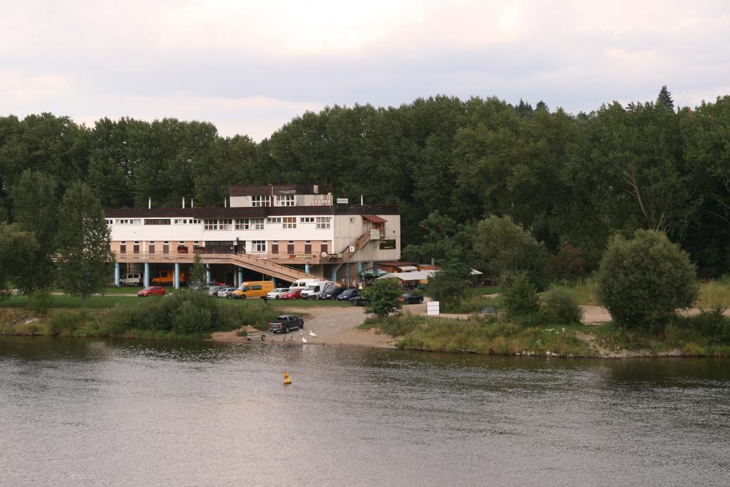 Boathouse Hostel