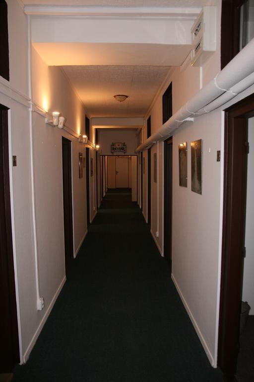 Boathouse Hostel *